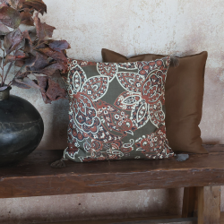 Chic Antique, Aix Pudebetrk, 50 x 50 cm. med kvaster og paisleymnster,  Verte og Terracotta