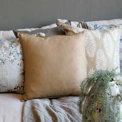 Chic Antique, Aix Pudebetrk, 50 x 50 cm., Honning