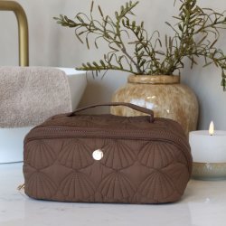 Chic Antique Toilettaske m. quiltet muslingem�nster H11,5/L24/B12 cm Coffee